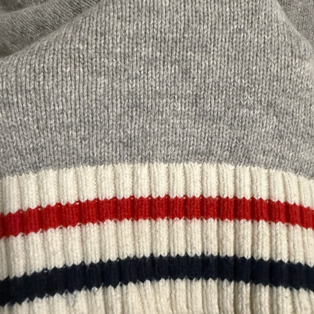 GAP Gray Crewneck Sweater w/ Striped Trim (Men’s M) - Picture 2 of 5